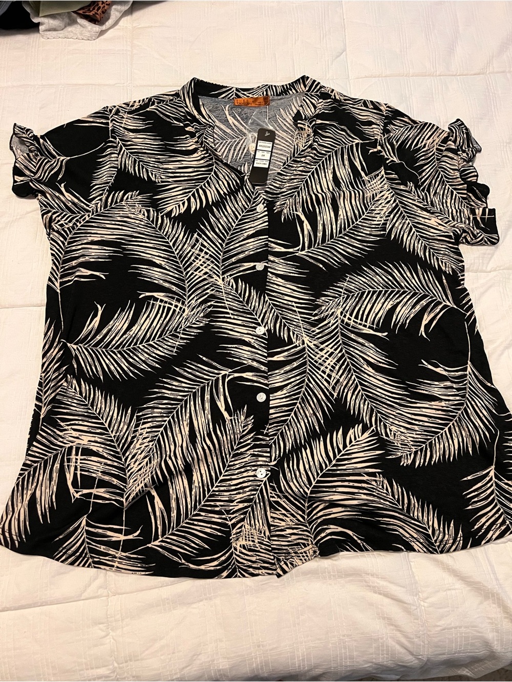 Belldini Black Button-Up Top with Cream Palm Print